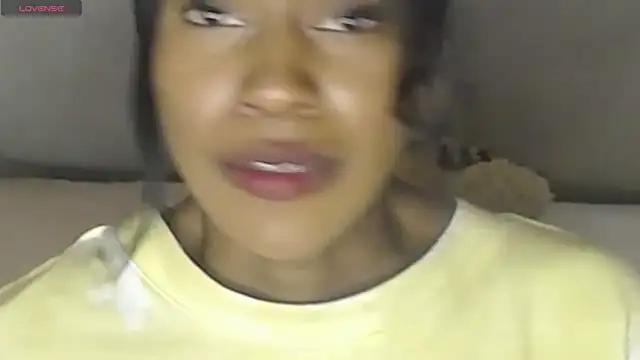 Snapshot of Aliis_Love chatting on December 14, 11:53 pm Aliis Love online show from December 14, 11:53 pm