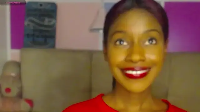 Snapshot of Aliis_Love chatting on December 16, 5:23 am Aliis Love online show from December 16, 5:23 am