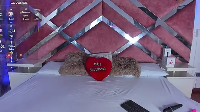 Snapshot of Lily_Queen30 chatting on November 20, 8:30 pm Lily Queen30 online show from November 20, 8:30 pm