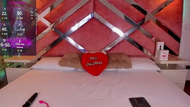 Snapshot of Lily_Queen30 chatting on December 13, 8:14 pm Lily Queen30 online show from December 13, 8:14 pm