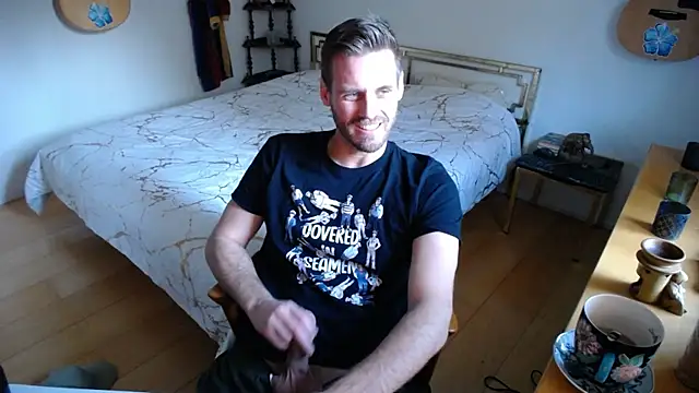 Snapshot of skatejocke chatting on November 17, 11:27 am skatejocke online show from November 17, 11:27 am