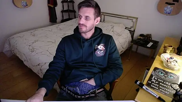 Snapshot of skatejocke chatting on November 25, 4:18 pm skatejocke online show from November 25, 4:18 pm