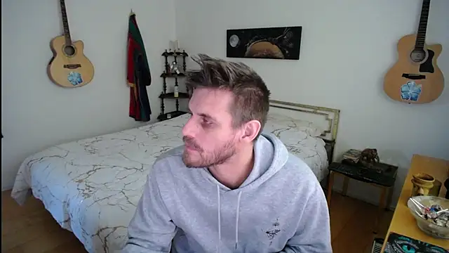 Snapshot of skatejocke chatting on November 26, 10:05 am skatejocke online show from November 26, 10:05 am