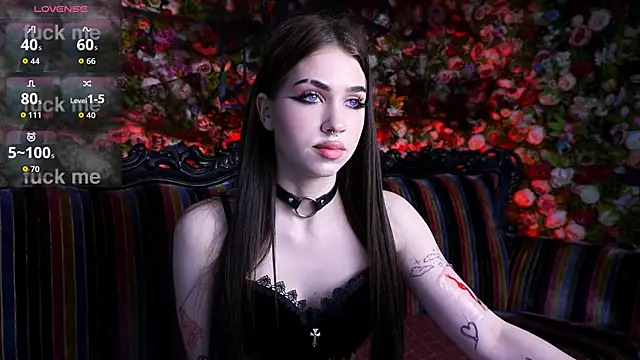 Snapshot of FetishForCassie chatting on November 8, 9:02 pm FetishForCassie online show from November 8, 9:02 pm