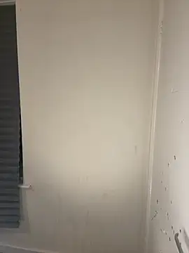 Snapshot of bry8661 chatting on March 7, 1:57 am bry8661 online show from March 7, 1:57 am