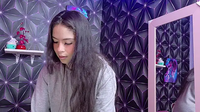 emilygrooe online show from November 21, 9:35 pm