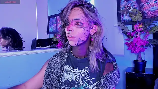 Snapshot of luxiel_ chatting on November 20, 7:35 pm luxiel online show from November 20, 7:35 pm