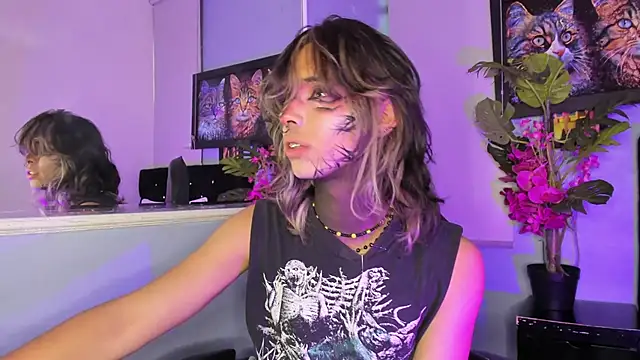 Snapshot of luxiel_ chatting on November 26, 10:44 pm luxiel online show from November 26, 10:44 pm