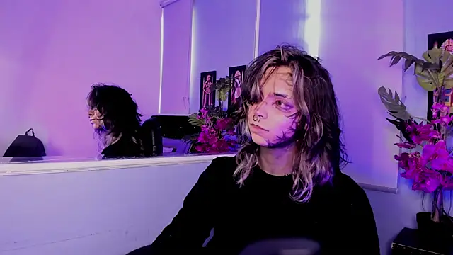 Snapshot of luxiel_ chatting on December 2, 8:04 pm luxiel online show from December 2, 8:04 pm