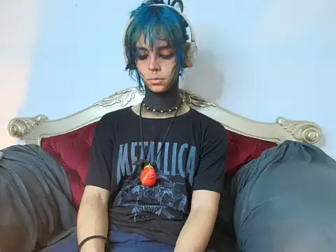 Snapshot of luxiel_ chatting on April 14, 8:37 pm luxiel online show from April 14, 8:37 pm