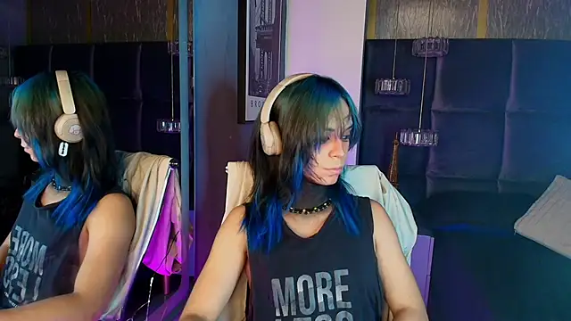 Snapshot of luxiel_ chatting on April 27, 8:51 pm luxiel online show from April 27, 8:51 pm