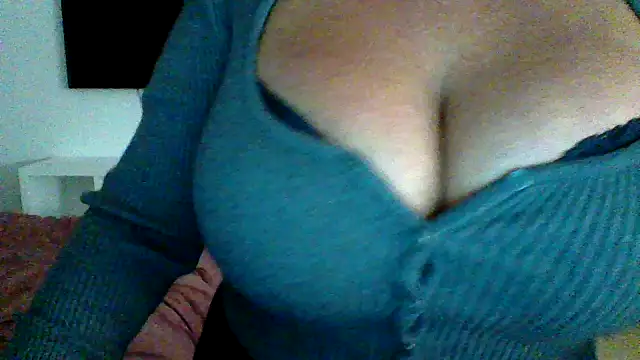 Snapshot of cleo094 chatting on November 20, 2:12 am cleo094 online show from November 20, 2:12 am