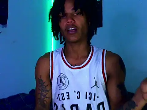 Snapshot of Arthur_1126 chatting on February 8, 1:58 pm Arthur 1126 online show from February 8, 1:58 pm