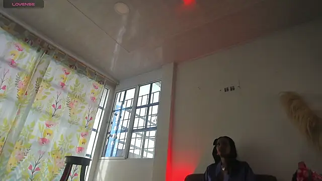 Snapshot of Camile_Queen chatting on November 10, 8:08 pm Camile Queen online show from November 10, 8:08 pm