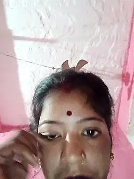 Snapshot of Hot_eras8 chatting on November 15, 10:37 pm Hot eras8 online show from November 15, 10:37 pm