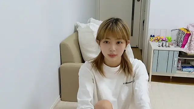 Snapshot of _sizuku_new chatting on December 17, 12:27 am sizuku new online show from December 17, 12:27 am