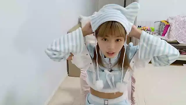 Snapshot of _sizuku_new chatting on December 17, 3:40 pm sizuku new online show from December 17, 3:40 pm