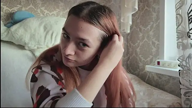 Snapshot of SweetLiaison chatting on November 25, 6:57 am SweetLiaison online show from November 25, 6:57 am