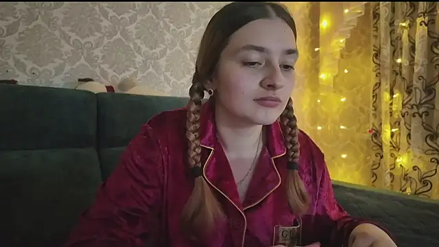 SweetLiaison online show from March 14, 5:51 pm