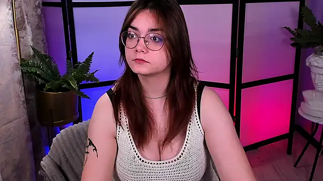 Snapshot of Lily__Evans chatting on November 30, 3:32 am Lily Evans online show from November 30, 3:32 am