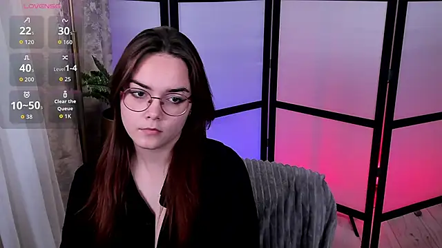 Snapshot of Lily__Evans chatting on December 4, 4:00 am Lily Evans online show from December 4, 4:00 am