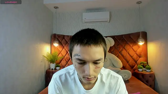 Snapshot of Ionarne chatting on November 30, 12:31 pm Ionarne online show from November 30, 12:31 pm