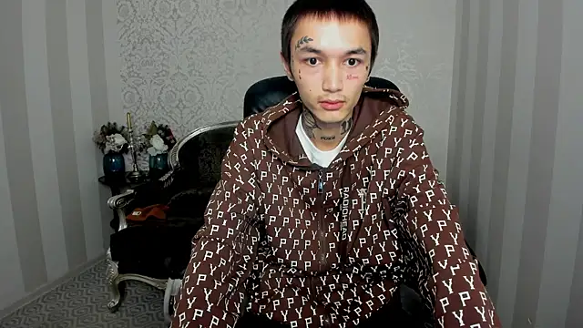 Snapshot of Ionarne chatting on December 17, 12:00 pm Ionarne online show from December 17, 12:00 pm