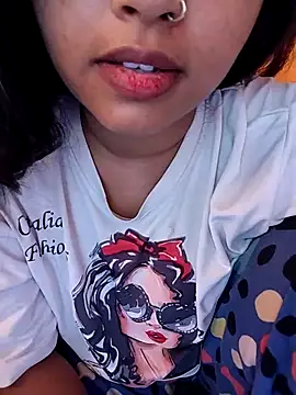 Sexy Divya   online show from June 17, 12:50 pm