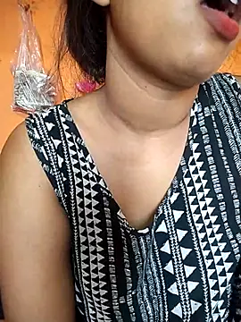 Sexy Divya   online show from June 25, 1:27 am