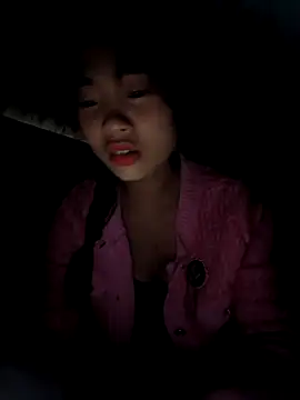 Snapshot of Lynly_k2 chatting on November 11, 12:43 am Lynly k2 online show from November 11, 12:43 am