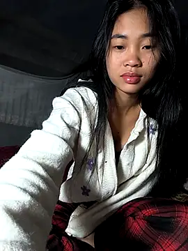 Snapshot of Lynly_k2 chatting on November 29, 12:24 am Lynly k2 online show from November 29, 12:24 am