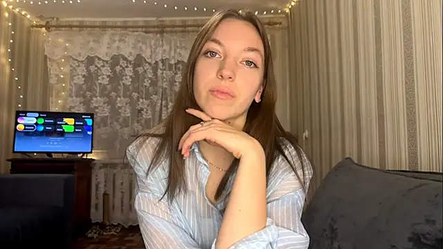 Snapshot of CarliBatas chatting on November 21, 4:38 pm CarliBatas online show from November 21, 4:38 pm