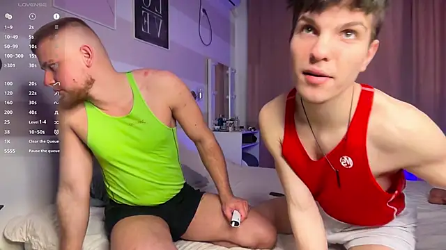 Snapshot of Hotpeppers666 chatting on April 5, 2:58 pm Hotpeppers666 online show from April 5, 2:58 pm