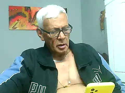 Snapshot of dirtysluttyfist chatting on November 30, 2:04 am dirtysluttyfist online show from November 30, 2:04 am