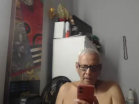 dirtysluttyfist online show from February 7, 5:05 pm