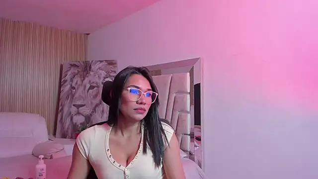 Snapshot of katemooss_ chatting on November 21, 12:15 pm katemooss online show from November 21, 12:15 pm