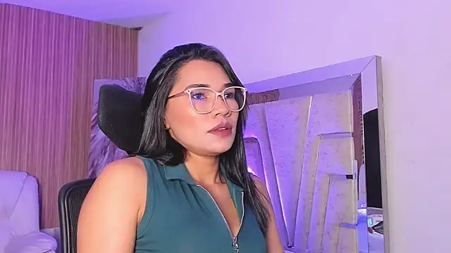 Snapshot of katemooss_ chatting on November 30, 12:09 pm katemooss online show from November 30, 12:09 pm