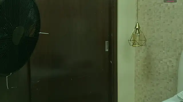 Snapshot of aria_sm chatting on November 18, 7:07 pm aria sm online show from November 18, 7:07 pm