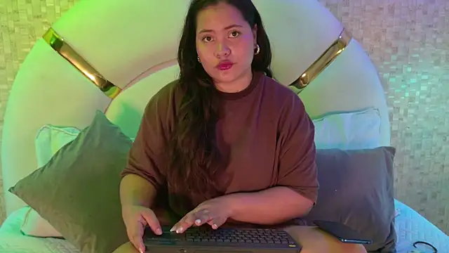 Snapshot of aria_sm chatting on December 14, 3:12 am aria sm online show from December 14, 3:12 am