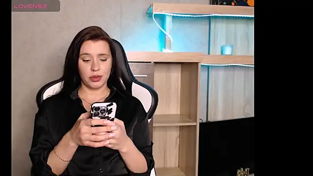 Snapshot of Diana-mey chatting on December 3, 10:41 pm Diana-mey online show from December 3, 10:41 pm