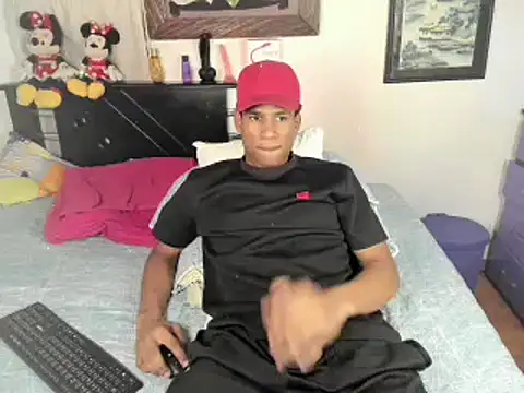 Snapshot of JUANBIGCOCK21CM chatting on November 13, 8:08 pm JUANBIGCOCK21CM online show from November 13, 8:08 pm