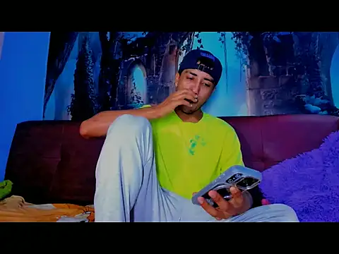 Snapshot of Domine_Couple74 chatting on December 22, 3:31 pm Domine Couple74 online show from December 22, 3:31 pm