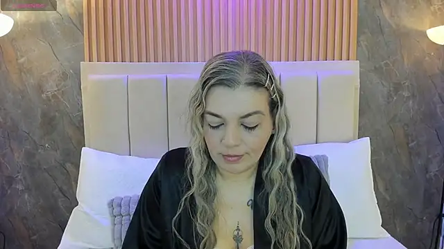 Snapshot of gala_montes_30 chatting on November 22, 1:21 pm gala montes 30 online show from November 22, 1:21 pm