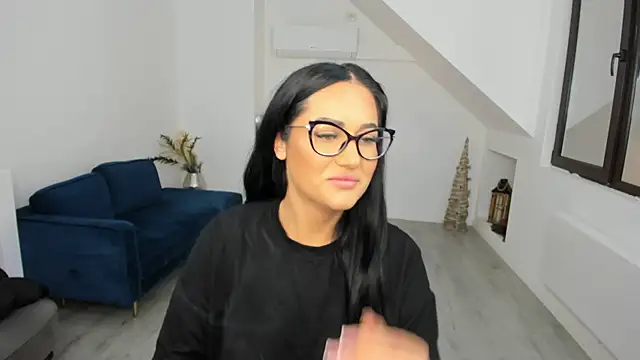 Snapshot of AnyaEvy chatting on November 13, 4:33 am AnyaEvy online show from November 13, 4:33 am