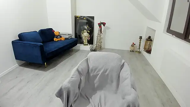 Snapshot of AnyaEvy chatting on December 15, 5:12 am AnyaEvy online show from December 15, 5:12 am