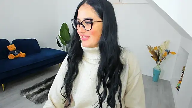 Snapshot of AnyaEvy chatting on February 19, 5:47 am AnyaEvy online show from February 19, 5:47 am