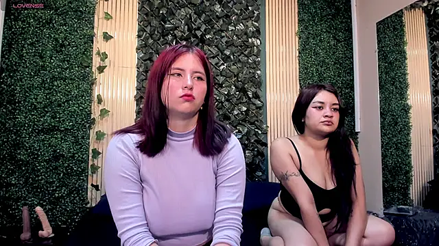 Snapshot of Lucy_and_Karoline chatting on November 14, 12:04 pm Lucy and Karoline online show from November 14, 12:04 pm