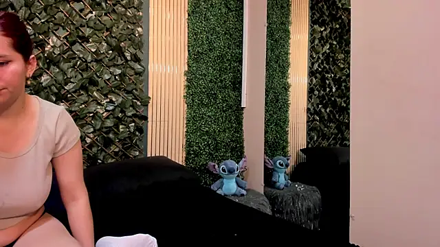 Snapshot of Lucy_and_Karoline chatting on November 18, 12:09 pm Lucy and Karoline online show from November 18, 12:09 pm