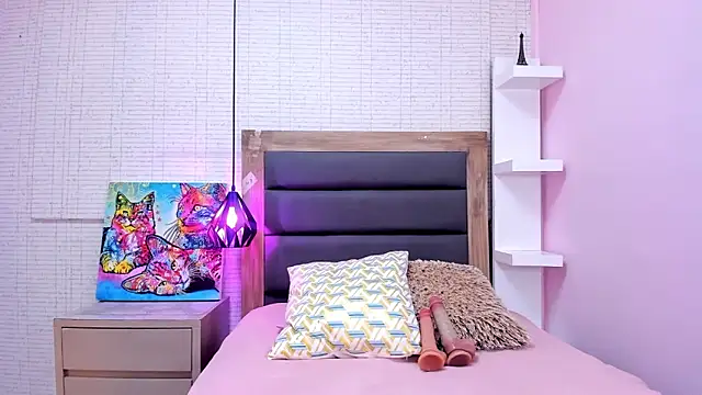 IRENNEBLAZER online show from February 4, 12:33 pm