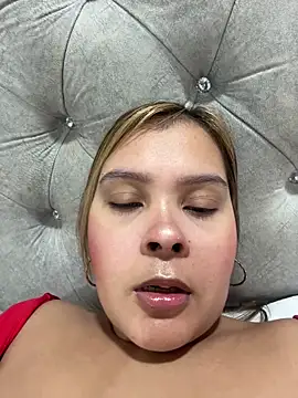 Snapshot of MelodySanz chatting on February 6, 2:38 am MelodySanz online show from February 6, 2:38 am